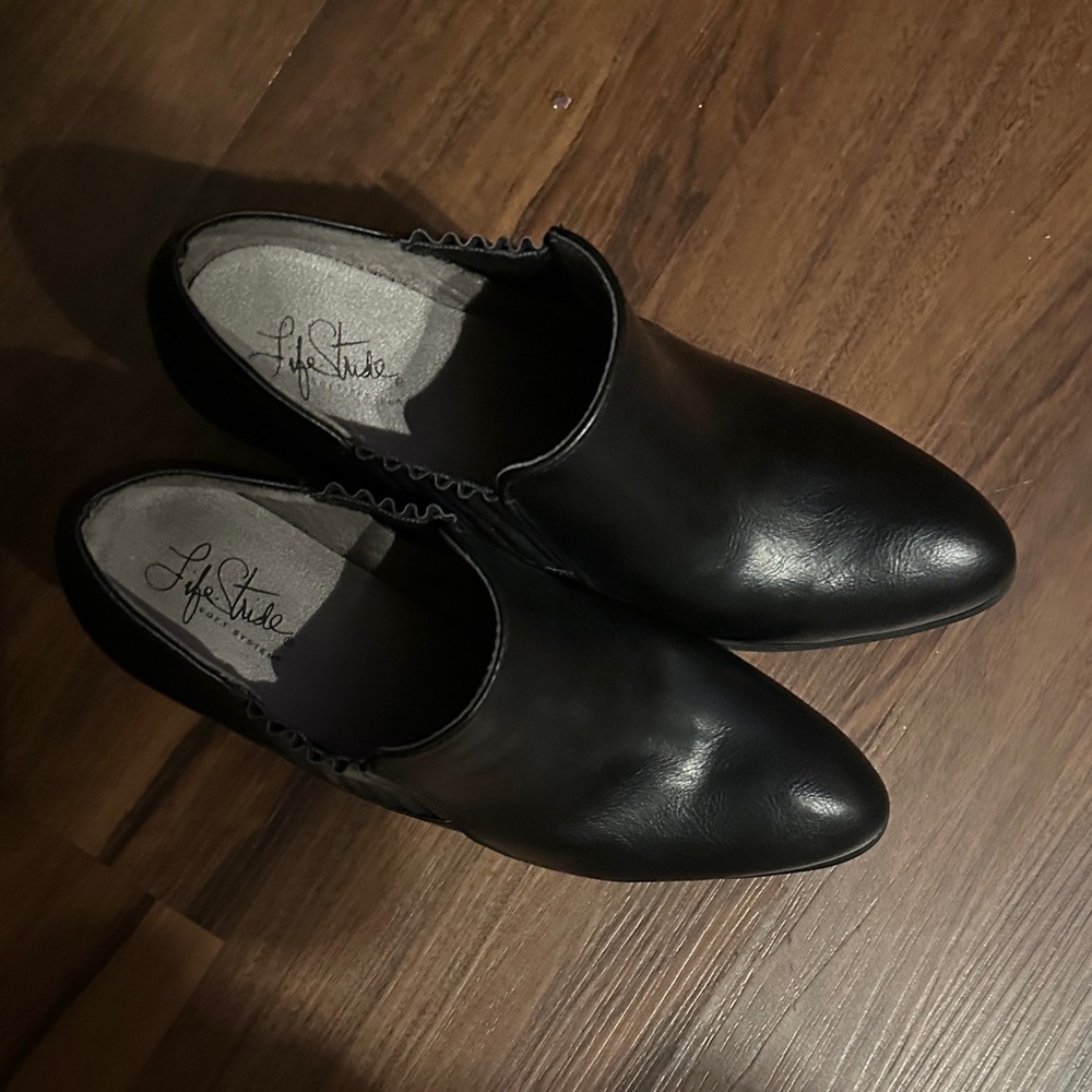 Life Stride Classic Black Slip-On heel booties